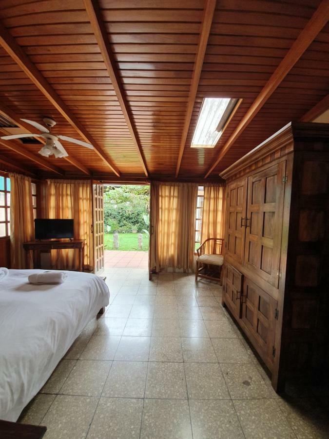 Turrialba Bed & Breakfast Exterior foto