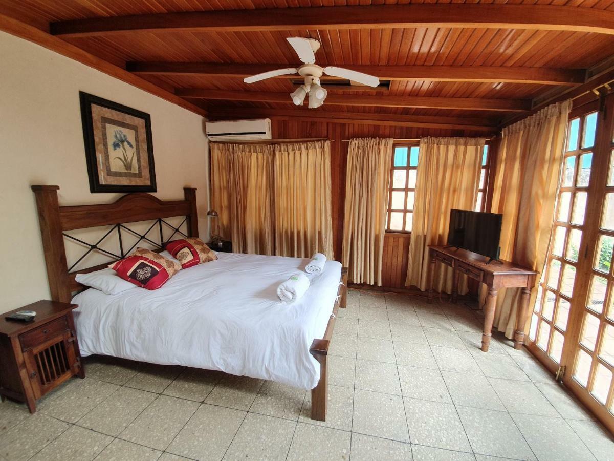 Turrialba Bed & Breakfast Exterior foto
